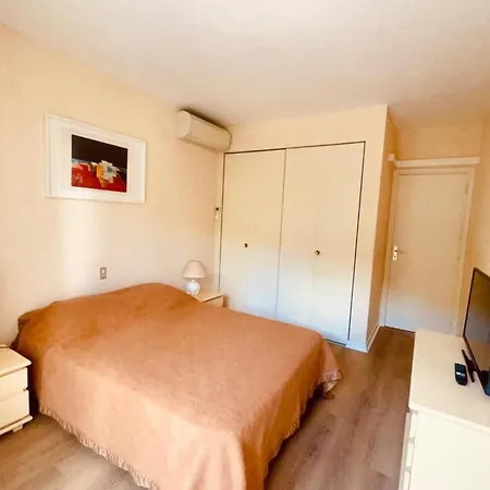 公寓 Cozy Flat With Terrace And Swimming Pool In