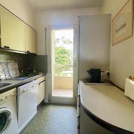 Cozy Flat With Terrace And Swimming Pool In Apartman Cannes