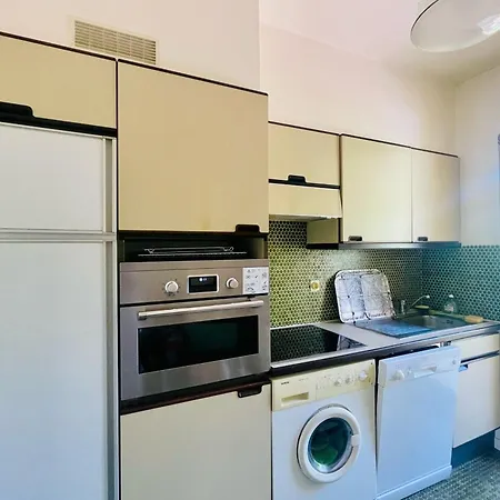 Cozy Flat With Terrace And Swimming Pool In * Κάννες